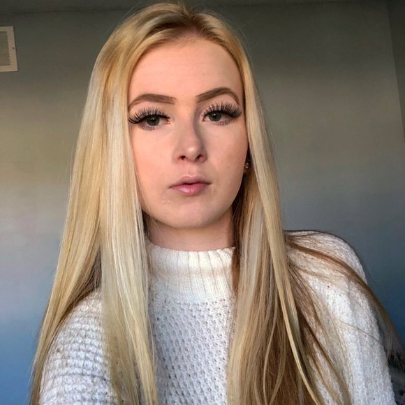 Meet your Posher, Claudia - Picture 1 of 1